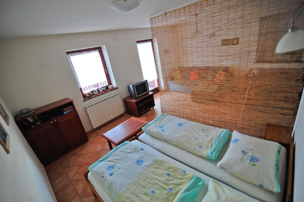 Tourist Farm Pri Kafolu Vila Tolmin Quarto foto